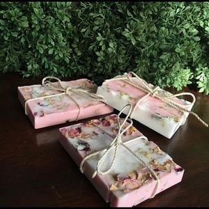 🌹Rose petal soaps!! 2x$10